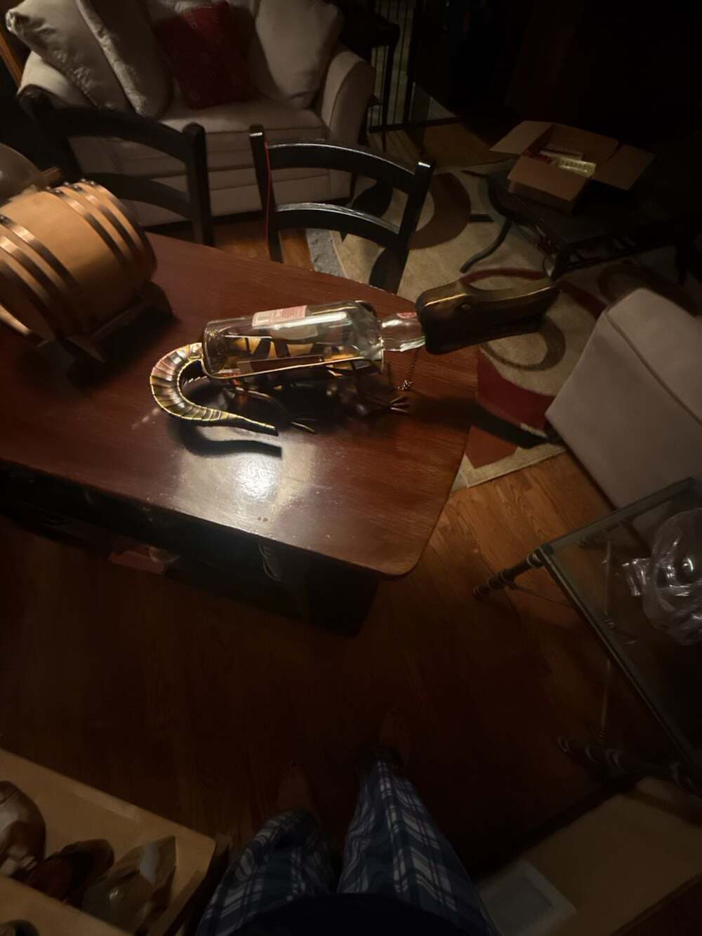 Rustic Metal Alligator Wine Bottle Holder